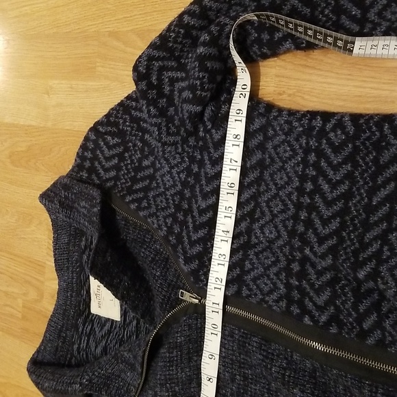 🌸2 for $15🌸 Hollister Tide Beach Sweater - Picture 5 of 10